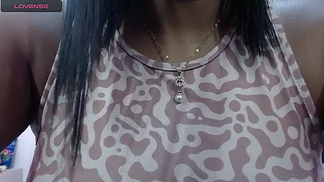 Snapshot of ozuna_sex chatting on 10, 9, 2025 ozuna sex online show from 10, 9, 2025