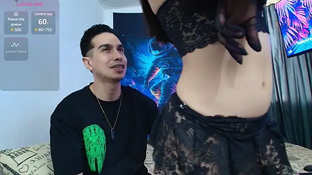 HotCouple 697 online show from 5, 1, 2025