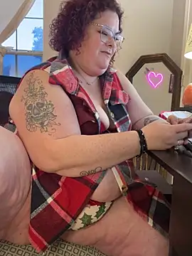 Snapshot of MsStrawbooty chatting on 9, 12, 2024 MsStrawbooty online show from 9, 12, 2024