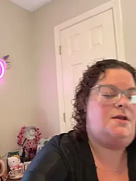 Snapshot of MsStrawbooty chatting on 6, 2, 2026 MsStrawbooty online show from 6, 2, 2026