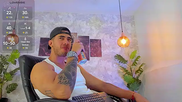 Snapshot of Nate_franco chatting on 5, 2, 2026 Nate franco online show from 5, 2, 2026