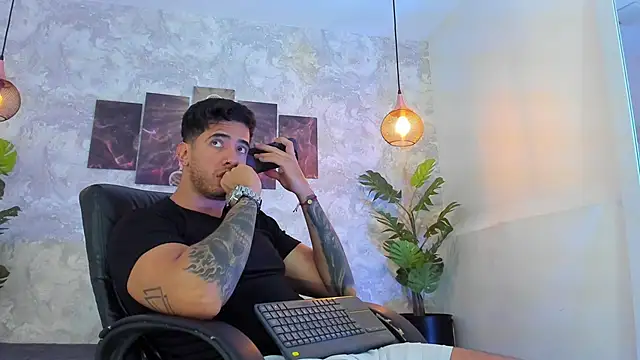 Snapshot of Nate_franco chatting on 6, 2, 2026 Nate franco online show from 6, 2, 2026