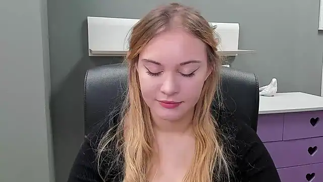 kitty valeria online show from 8, 2, 2025