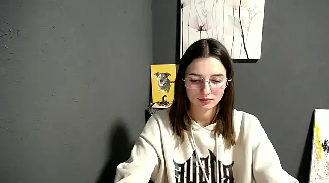 lady olivia  online show from 10, 12, 2024