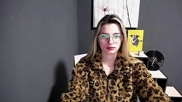 lady olivia  online show from 5, 3, 2026