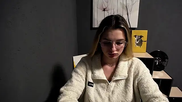 Snapshot of lady_olivia_ chatting on 22, 4, 2026 lady olivia online show from 22, 4, 2026