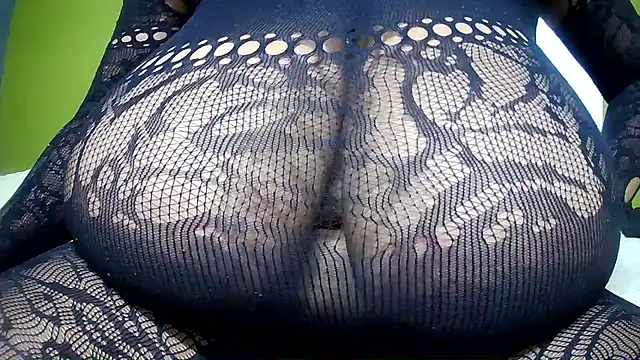 Snapshot of Queenboobs61 chatting on 17, 4, 2026 Queenboobs61 online show from 17, 4, 2026