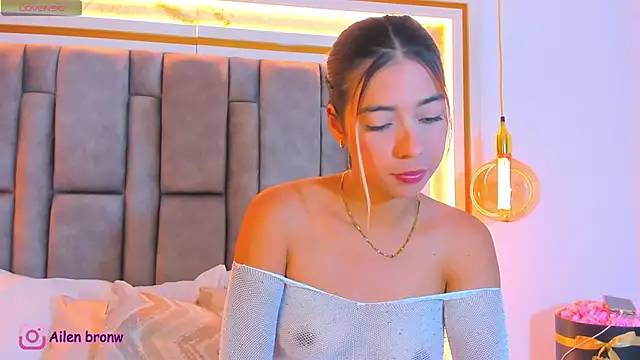 Snapshot of elianabrown chatting on 28, 10, 2025 elianabrown online show from 28, 10, 2025