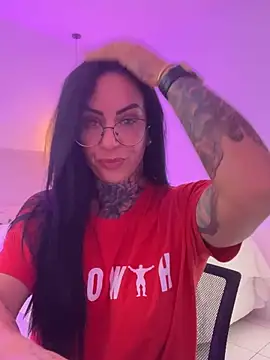 YasmimBrasil online show from 25, 10, 2025