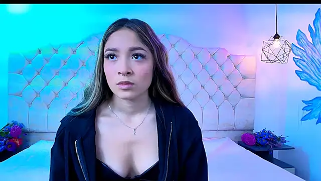 Snapshot of Victoria_Adams14 chatting on 15, 2, 2025 Victoria Adams14 online show from 15, 2, 2025
