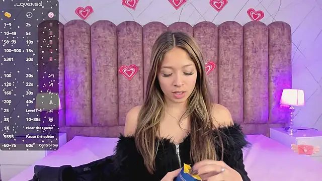 Snapshot of Victoria_Adams14 chatting on 16, 2, 2025 Victoria Adams14 online show from 16, 2, 2025