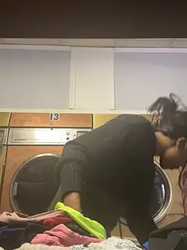 Snapshot of CamGirlLeanna chatting on 4, 3, 2025 CamGirlLeanna online show from 4, 3, 2025