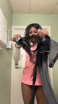 Snapshot of CamGirlLeanna chatting on 5, 3, 2025 CamGirlLeanna online show from 5, 3, 2025