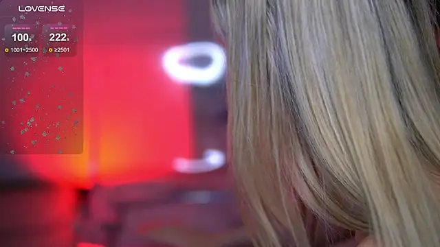 Snapshot of AudreyZanne chatting on 4, 3, 2025 AudreyZanne online show from 4, 3, 2025