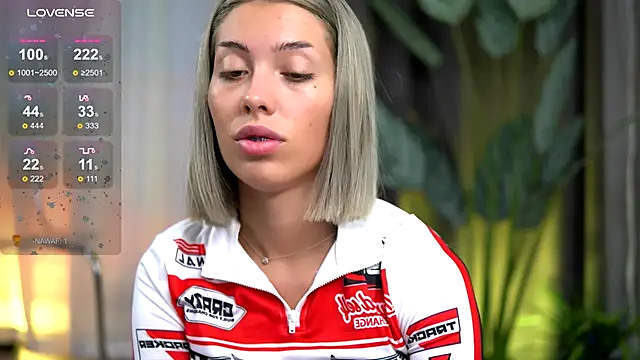 Snapshot of AudreyZanne chatting on 3, 10, 2025 AudreyZanne online show from 3, 10, 2025