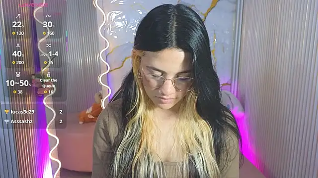 Snapshot of Chiara_tay chatting on 23, 4, 2026 Chiara tay online show from 23, 4, 2026