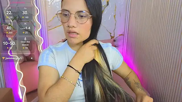 Snapshot of Chiara_tay chatting on 30, 4, 2026 Chiara tay online show from 30, 4, 2026