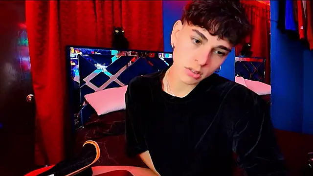 Snapshot of Luke_Howland chatting on 4, 2, 2026 Luke Howland online show from 4, 2, 2026