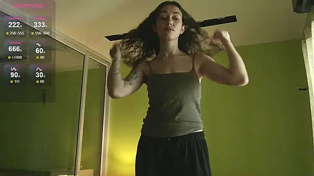 Snapshot of sadetuiningaa chatting on 11, 9, 2025 sadetuiningaa online show from 11, 9, 2025