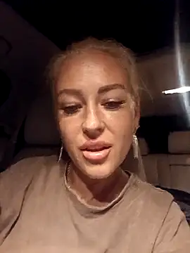 Snapshot of blonda-sexy chatting on 2, 11, 2025 blonda-sexy online show from 2, 11, 2025