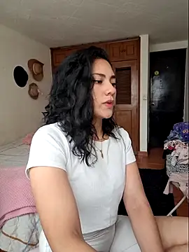 Thaliacooper  online show from 11, 3, 2025