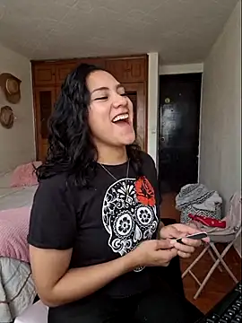 Thaliacooper  online show from 19, 3, 2025