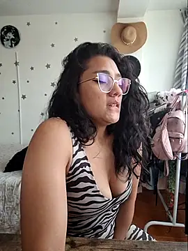 Thaliacooper  online show from 16, 10, 2025