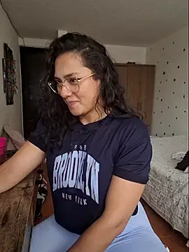 Thaliacooper  online show from 23, 10, 2025