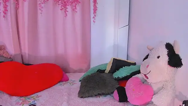 Snapshot of msschloee_ chatting on 4, 11, 2025 msschloee online show from 4, 11, 2025