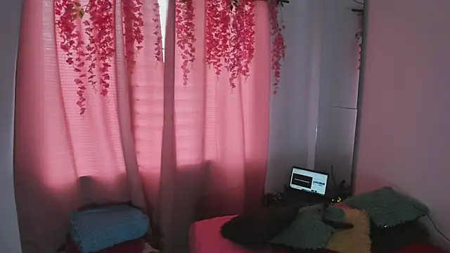 Snapshot of msschloee_ chatting on 9, 11, 2025 msschloee online show from 9, 11, 2025