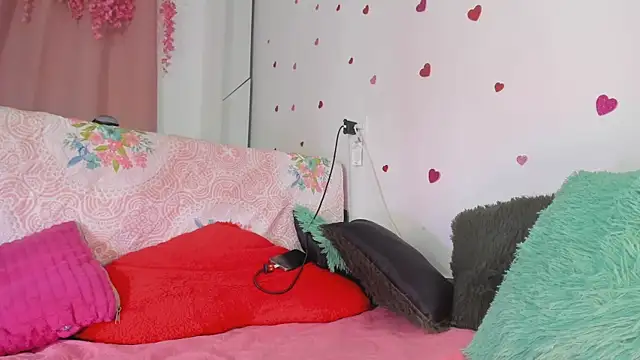 msschloee  online show from 13, 2, 2026