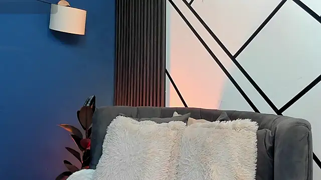 Megan Do Santos online show from 17, 10, 2025