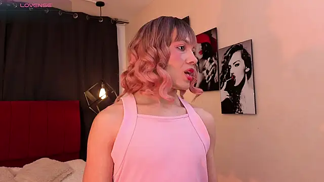 Megan Do Santos online show from 20, 10, 2025