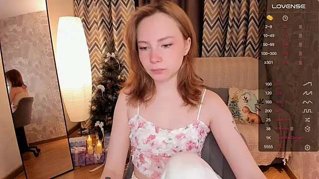 Snapshot of LanaBlu_ chatting on 13, 12, 2024 LanaBlu online show from 13, 12, 2024