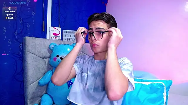 OwenBluee online show from 25, 1, 2025