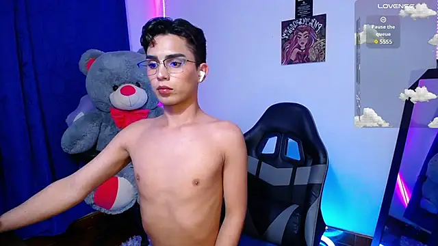 Snapshot of OwenBluee chatting on 14, 6, 2026 OwenBluee online show from 14, 6, 2026