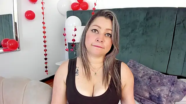 PandoraB  online show from 28, 2, 2025