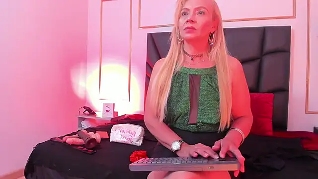 AnastasiaTaylor  online show from 14, 4, 2026