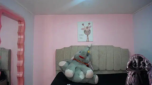 Snapshot of lizzyluk_ch chatting on 24, 2, 2025 lizzyluk ch online show from 24, 2, 2025