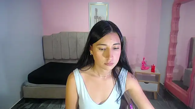 Snapshot of lizzyluk_ch chatting on 28, 10, 2025 lizzyluk ch online show from 28, 10, 2025