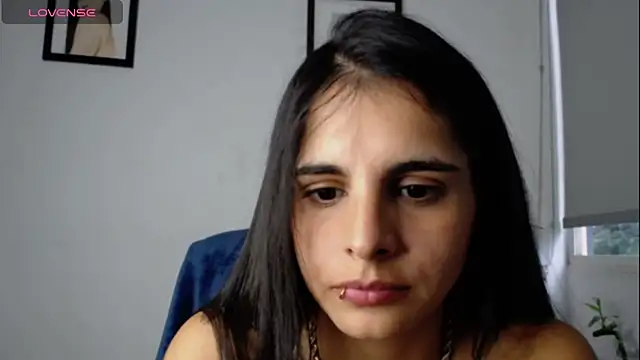 Snapshot of alma_violeta chatting on 8, 3, 2025 alma violeta online show from 8, 3, 2025