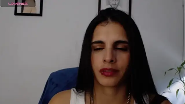 Snapshot of alma_violeta chatting on 9, 3, 2025 alma violeta online show from 9, 3, 2025