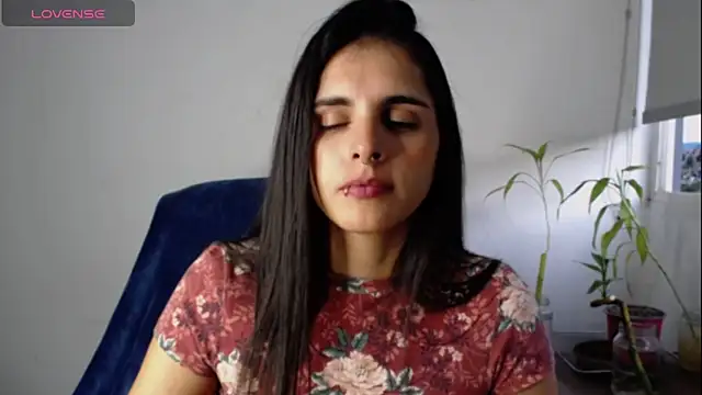 Snapshot of alma_violeta chatting on 21, 3, 2025 alma violeta online show from 21, 3, 2025