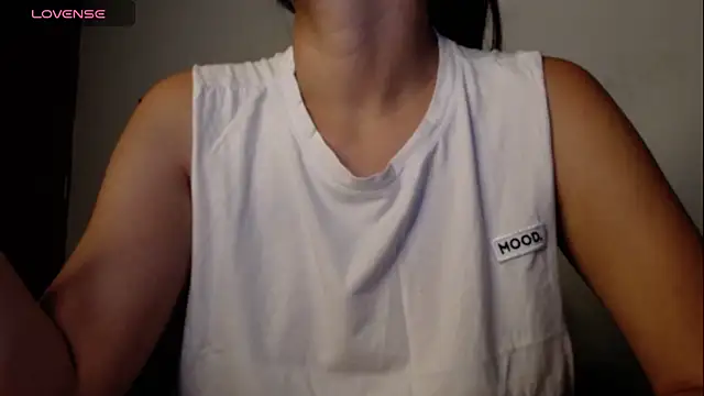 Snapshot of alma_violeta chatting on 5, 10, 2025 alma violeta online show from 5, 10, 2025