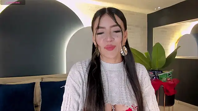 ValeriaRiveraX online show from 24, 12, 2024