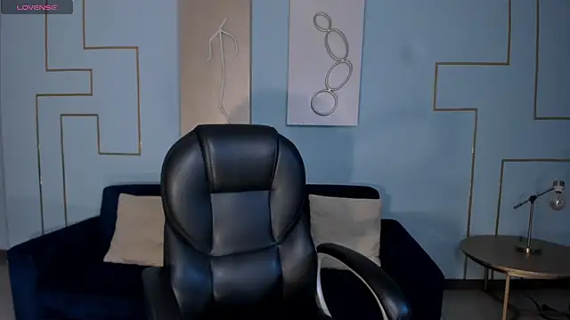 KatieStonne online show from 25, 2, 2025