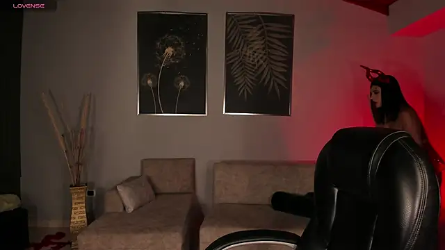 KatieStonne online show from 1, 11, 2025