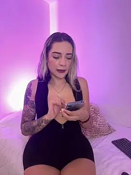 Snapshot of mariablonde_ chatting on 1, 5, 2026 mariablonde online show from 1, 5, 2026