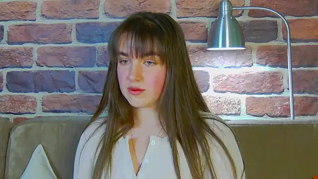 Snapshot of Sofia_Hugs chatting on 6, 2, 2026 Sofia Hugs online show from 6, 2, 2026