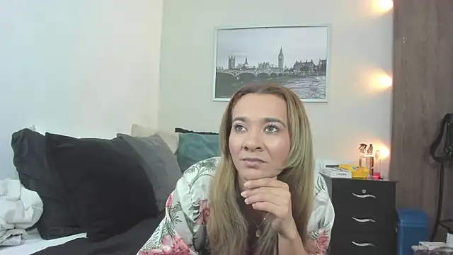 Snapshot of penelope_handaos chatting on 7, 10, 2025 penelope handaos online show from 7, 10, 2025